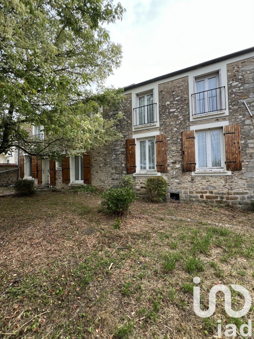 Maison traditionnelle 5 pièces de 165 m² à Livry-sur-Seine (77000)