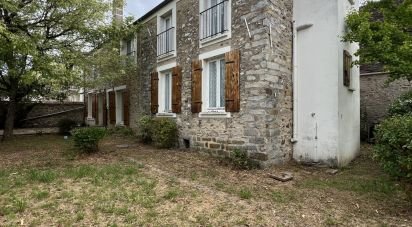 Maison traditionnelle 5 pièces de 165 m² à Livry-sur-Seine (77000)