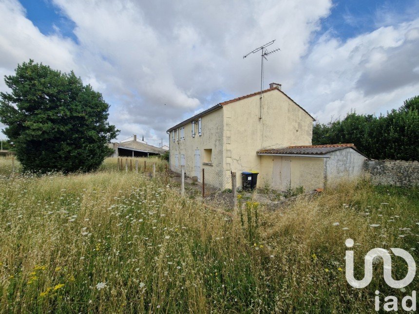 Maison 4 pièces de 130 m² à Vérines (17540)