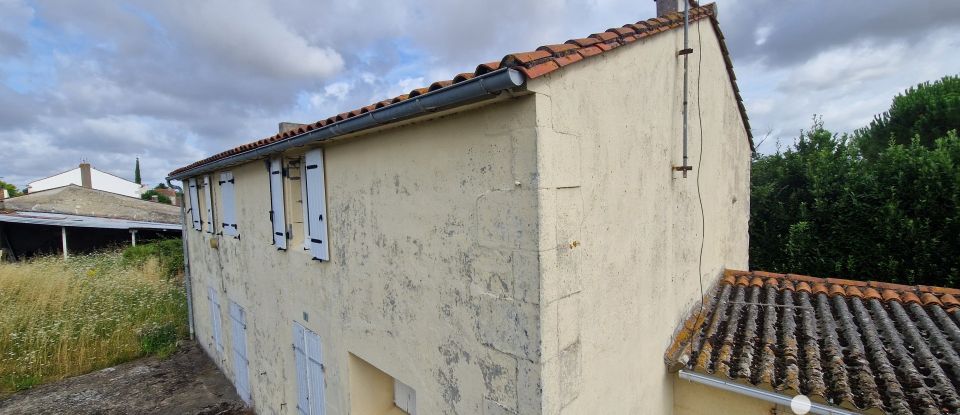 Maison 4 pièces de 130 m² à Vérines (17540)