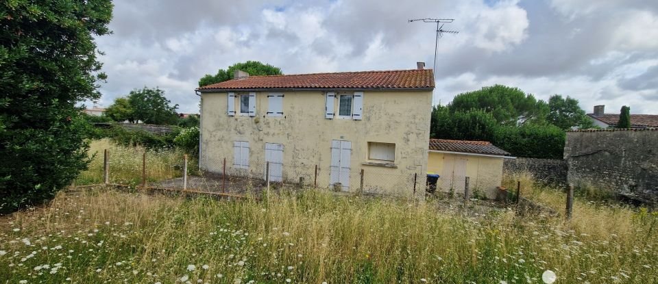 Maison 4 pièces de 130 m² à Vérines (17540)