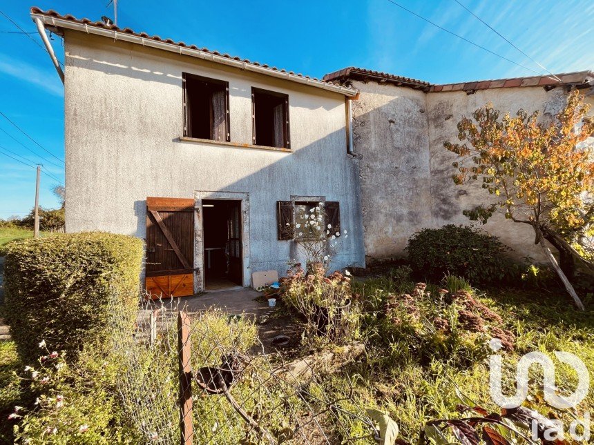 Maison 3 pièces de 55 m² à Saint-Gourson (16700)