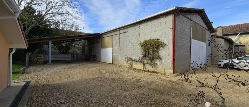 Maison traditionnelle 5 pièces de 137 m² à Renung (40270)