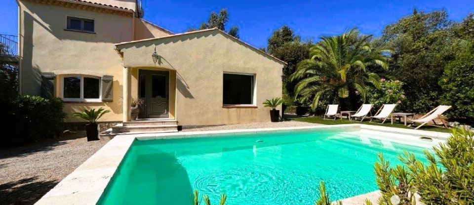 Maison 5 pièces de 154 m² à Fréjus (83370)