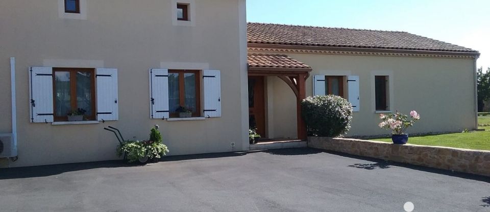 Traditional house 6 rooms of 220 m² in Bergerac (24100)