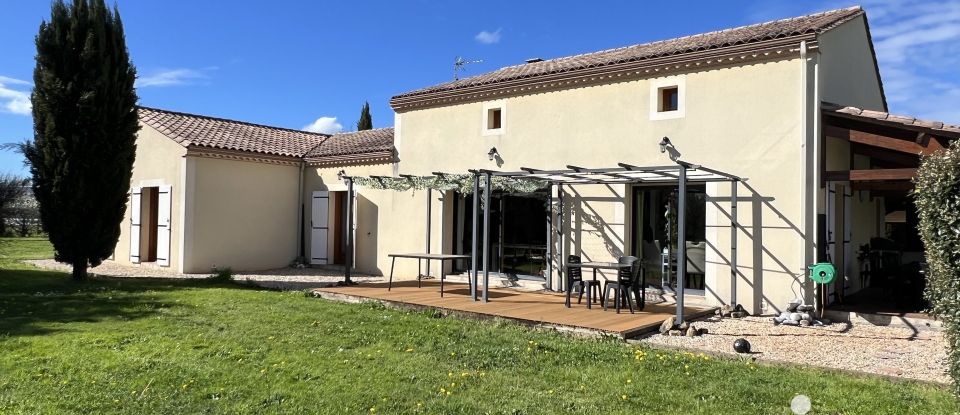 Traditional house 6 rooms of 220 m² in Bergerac (24100)