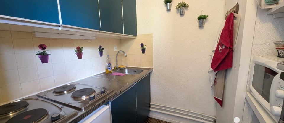 Apartment 1 room of 32 m² in LA MONGIE (65200)