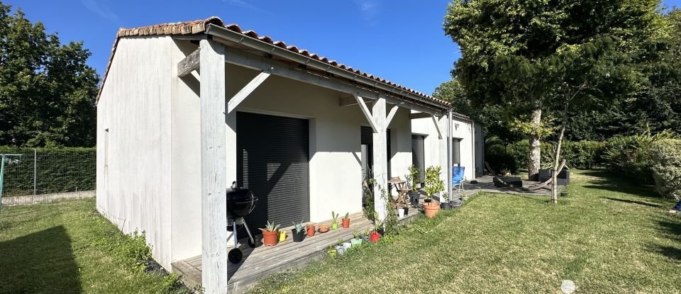 Maison traditionnelle 8 pièces de 135 m² à Royan (17200)