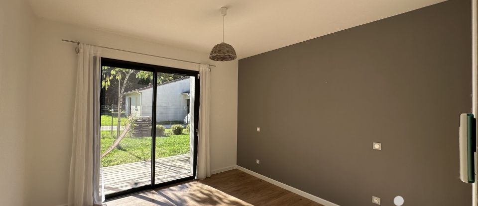 Maison traditionnelle 8 pièces de 135 m² à Royan (17200)