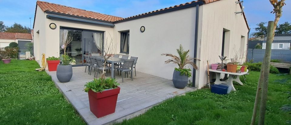 Maison 5 pièces de 110 m² à Aizenay (85190)