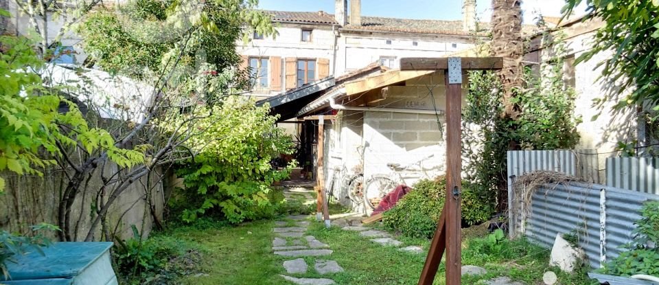 Town house 5 rooms of 90 m² in Gond-Pontouvre (16160)