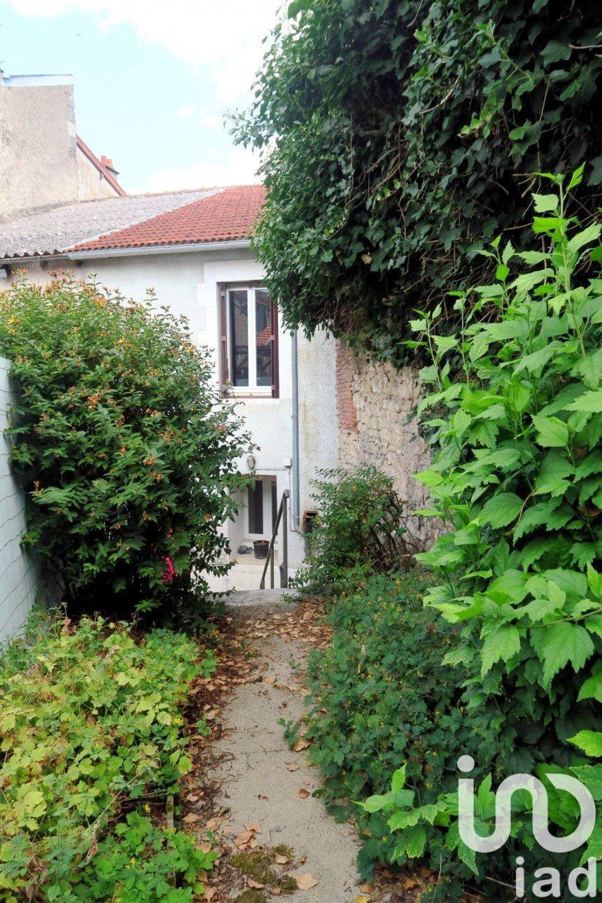 Maison de ville 3 pièces de 76 m² à Saint-Savin (86310)