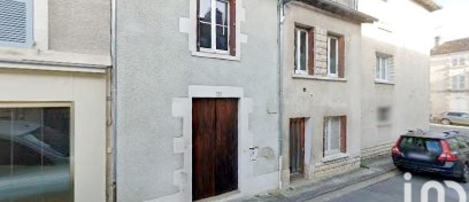 Maison de ville 3 pièces de 76 m² à Saint-Savin (86310)