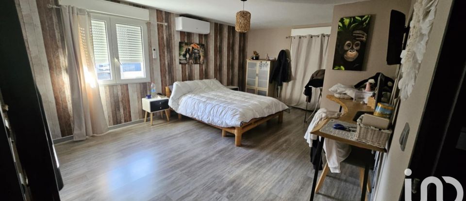 Maison 6 pièces de 179 m² à Ban-de-Sapt (88210)