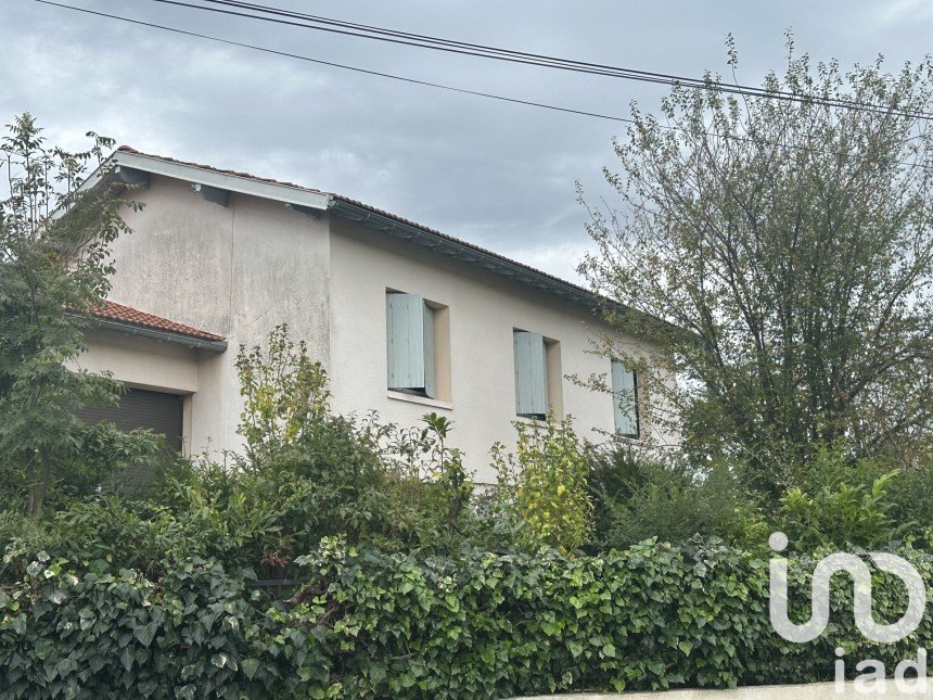 Maison 5 pièces de 160 m² à Séméac (65600)