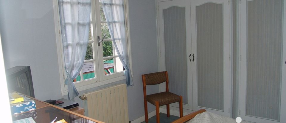 Pavilion 7 rooms of 178 m² in Niort (79000)