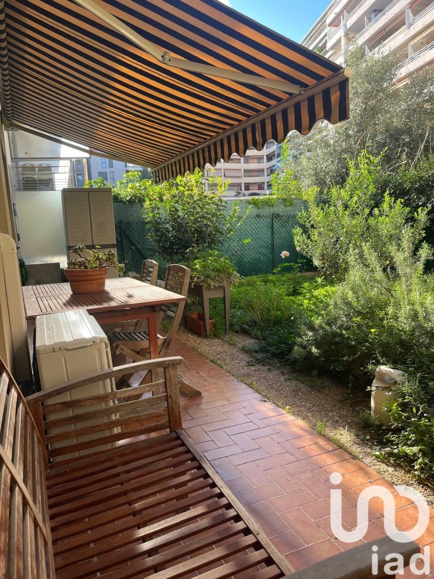 Appartement 2 pièces de 48 m² à Roquebrune-Cap-Martin (06190)