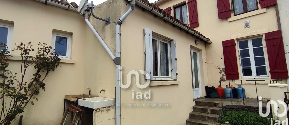 House 3 rooms of 73 m² in Fontenay-le-Comte (85200)