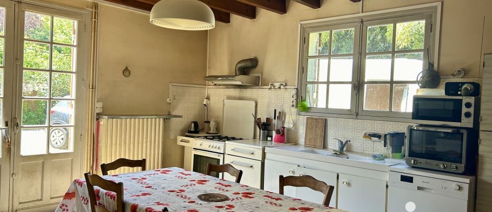 Country home 6 rooms of 198 m² in Saint-Pierre-du-Palais (17270)