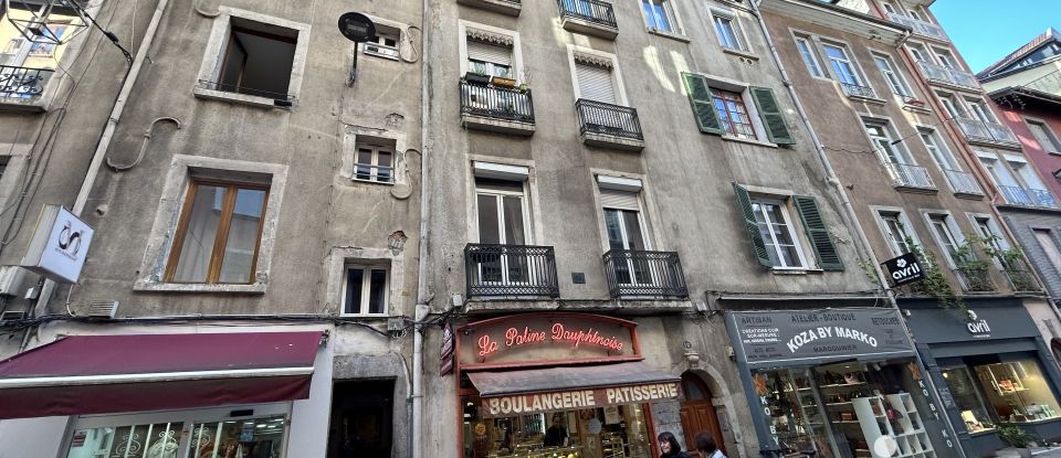 Apartment 3 rooms of 79 m² in Grenoble (38000)