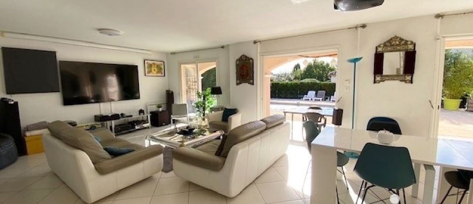 Maison 5 pièces de 145 m² à Saint-Raphaël (83700)