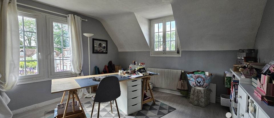 Maison 10 pièces de 216 m² à Sainte-Gemme-Moronval (28500)