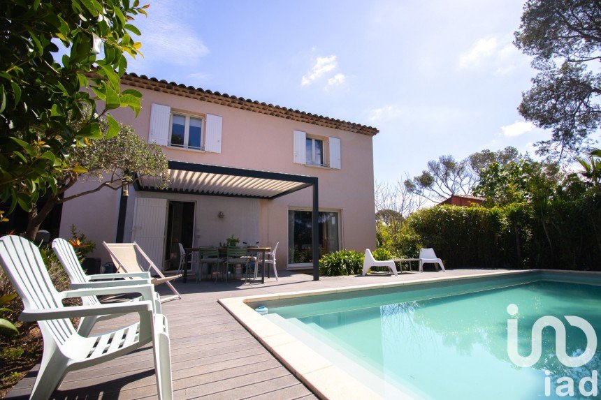 Traditional house 5 rooms of 127 m² in Fréjus (83600)