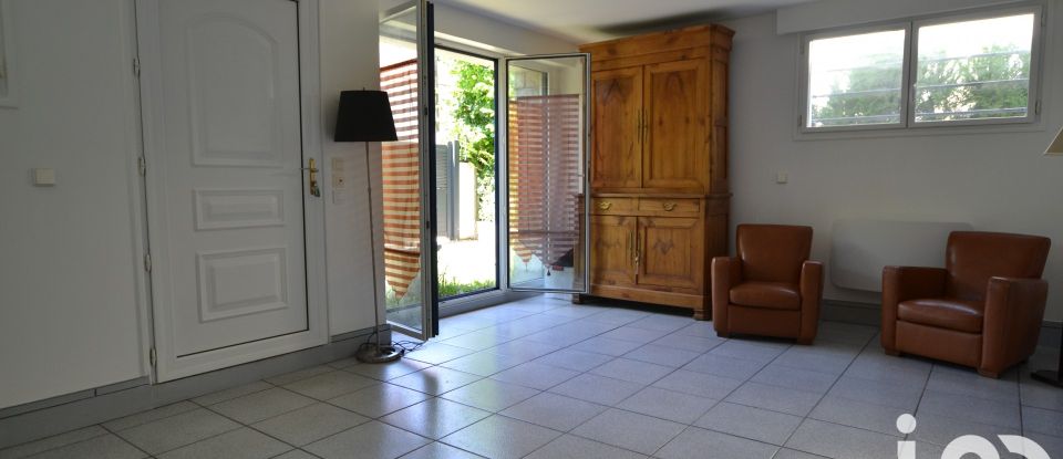 House 7 rooms of 154 m² in L'Haÿ-les-Roses (94240)