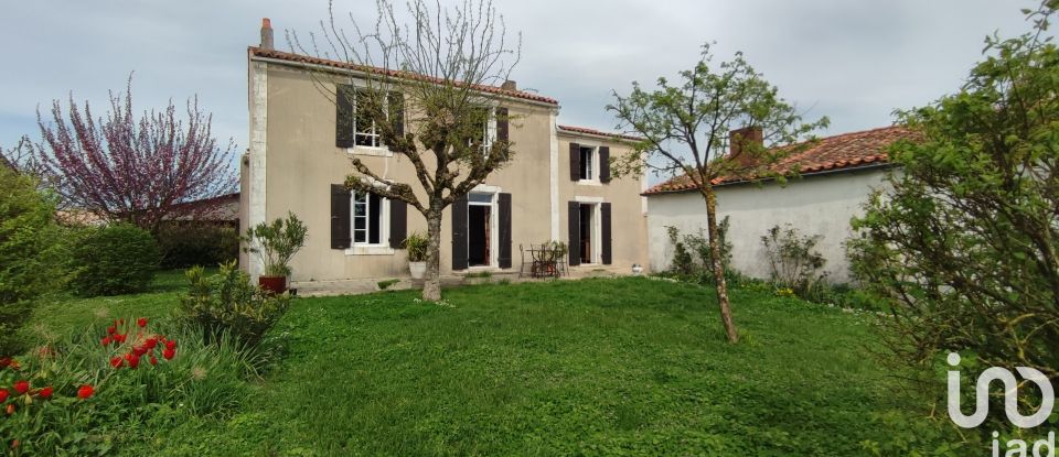 Maison 7 pièces de 157 m² à Saint-Médard-d'Aunis (17220)