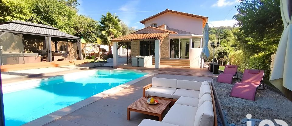 Maison 5 pièces de 120 m² à Grasse (06130)