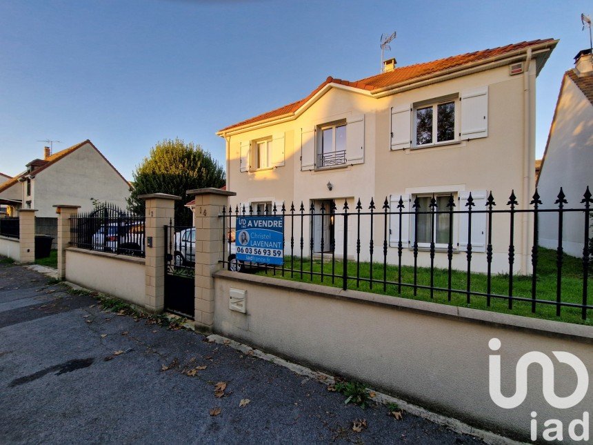 House 6 rooms of 141 m² in Le Pin (77181)