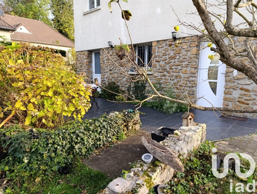 House 6 rooms of 160 m² in Lagny-sur-Marne (77400)