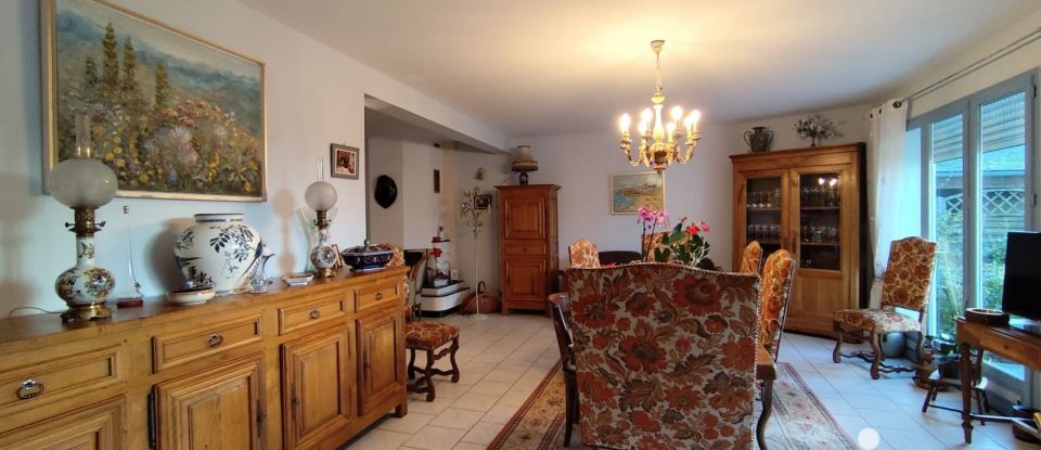 House 8 rooms of 240 m² in Saint-Jean-le-Blanc (45650)