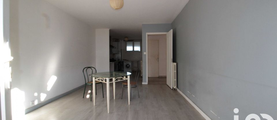 Apartment 2 rooms of 62 m² in Hyères (83400)