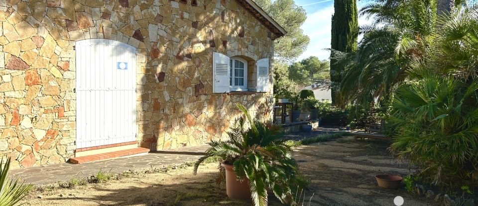 Maison traditionnelle 6 pièces de 158 m² à Fréjus (83370)