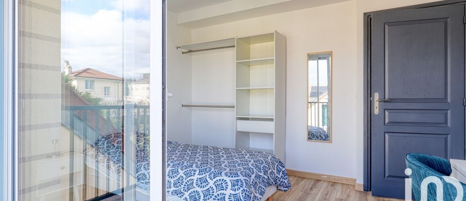 Maison 8 pièces de 22 m² à Antony (92160)