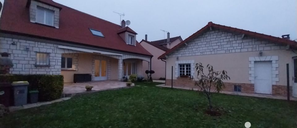 House 7 rooms of 166 m² in Vaires-sur-Marne (77360)