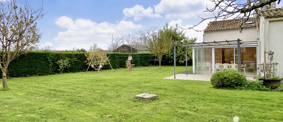 Maison traditionnelle 7 pièces de 166 m² à Foussais-Payré (85240)