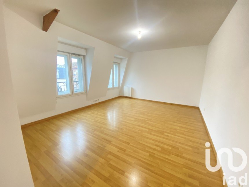 Appartement 2 pièces de 51 m² à Corbeil-Essonnes (91100)