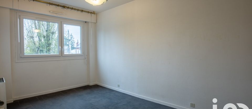 Apartment 4 rooms of 87 m² in Orléans (45000)