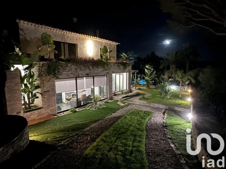 Maison 6 pièces de 308 m² à Grimaud (83310)