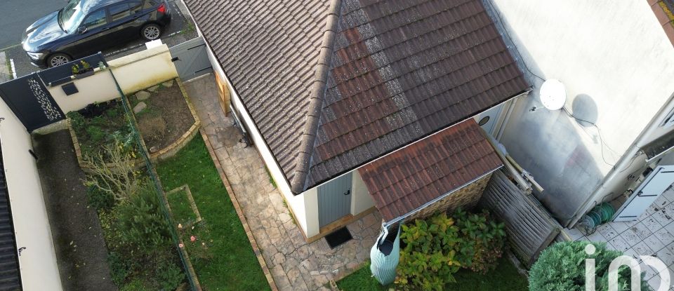 Maison traditionnelle 5 pièces de 78 m² à Savigny-le-Temple (77176)