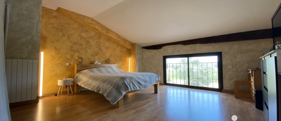 Maison 9 pièces de 238 m² à Castelsarrasin (82100)