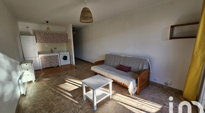 Studio 1 room of 28 m² in - (83190)