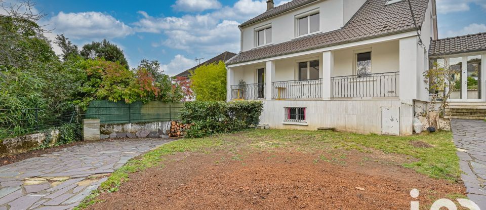 Maison 7 pièces de 187 m² à Verrières-le-Buisson (91370)