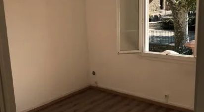 Appartement 2 pièces de 34 m² à Le Revest-les-Eaux (83200)