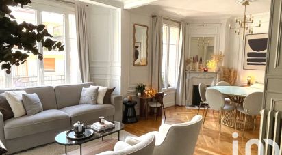 Appartement 4 pièces de 74 m² à Paris (75015)