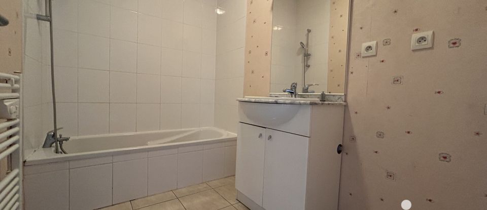 Apartment 3 rooms of 70 m² in Angers (49000)