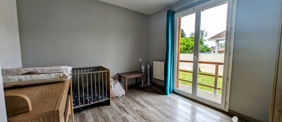 Maison 4 pièces de 98 m² à Le Barp (33114)