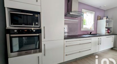 Maison 4 pièces de 98 m² à Le Barp (33114)